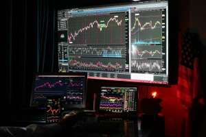 Reuters: Nasdaq a crescut cu 0,64%, iar S&P 500 cu 0,33%