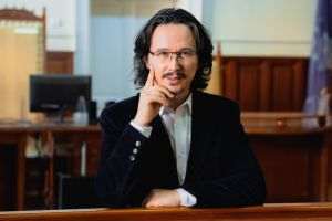 Cristi Danileţ: Un anumit magistrat asistent va fi desemnat să ne convingă că albul e negru