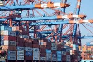 Schimburile comerciale dintre România şi SUA au depăşit 7,8 miliarde de dolari în 2025