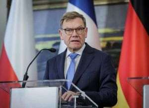 DPA: Ministrul german de externe vizitează Kievul
