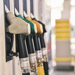 Al Jazeera: Guvernul iranian semnalează o majorare a preţurilor la carburanţi pe fondul noilor sancţiuni americane