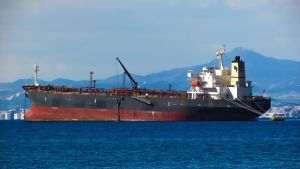 Un petrolier a fost lovit de un proiectil în largul coastelor Omanului