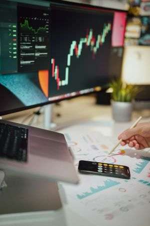 INS: Cifra de afaceri din serviciile pentru întreprinderi a crescut ca serie brută cu 9,4% în iunie 2026
