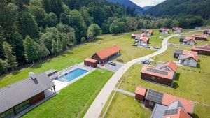 Piscină exterioară încălzită, facilităţi ca în Austria şi preţuri la jumătate
