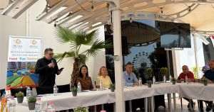 Reprezentanţii Iri Travel prezentând datele de la sfârşitul sezonului estival 2026.