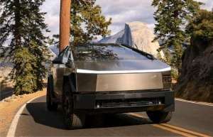 Reuters: Tesla pregăteşte lansarea Cybercab, robotaxiul fără volan şi pedale