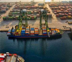 UE se pregăteşte de un război comercial cu China