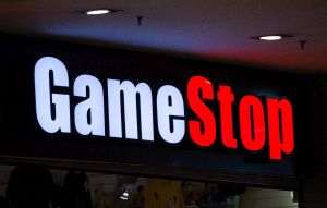 GameStop a depăşit estimările atât în cazul veniturilor, cât şi în cel al profitului ajustat pe acţiune