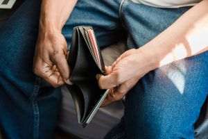 UNSAR: Presiunea financiară devine principalul obstacol în calea unei vieţi mai bune