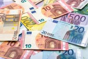 Sursa: Wikimedia Commons - All Euro banknotes