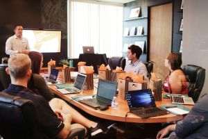 Consiliul Patronatelor ESG din România organizează ediţia a III-a a evenimentului „Finanţarea Societăţilor Comerciale”