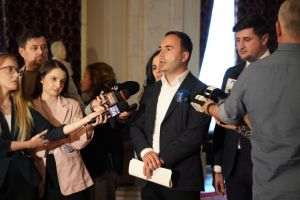 Sursă foto: Facebook/Grupul Parlamentar PNL-Camera Deputaţilor