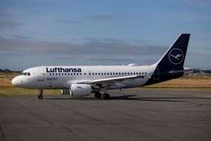 Reuters: Portugalia a ales Lufthansa pentru preluarea unei participaţii de 44,9% la TAP Air Portugal