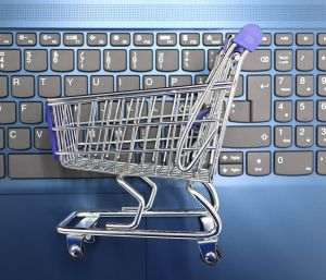 ARMO: Sectorul de comerţ electronic din România, estimat la 13,5 miliarde de euro în 2026