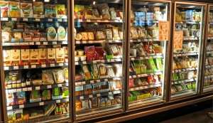 Politico: Sute de supermarketuri din Franţa aruncă tone de alimente după un atac cibernetic asupra sistemelor frigorifice