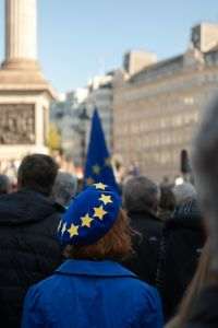 Reuters: Guverne europene îşi sfătuiesc cetăţenii să evite mulţimile mari în Franţa, după protestele violente