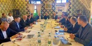 Transelectrica: Linia electrică de 400 kV Suceava - Bălţi avansează spre etapa de execuţie