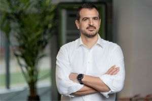 Philip Morris România pregăteşte angajaţii pentru schimbările generate de AI