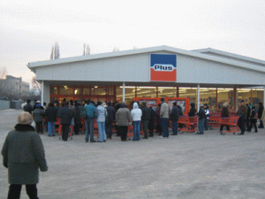 Reţeaua de magazine "Plus" a deschis trei noi unităţi