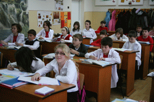 Primăriile şi Consiliile Judeţele devin factori de decizie şi de execuţie 