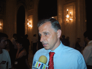 Geoană: Instituţiile statului trebuie să clarifice o suspciune gravă care planează asupra preşedintelui 