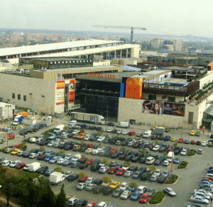 Mall-ul va avea, în total, 177.613 mp de suprafaţă construită, 64.215 mp de suprafaţă închiriabilă, cinci niveluri, peste 300 de magazine.