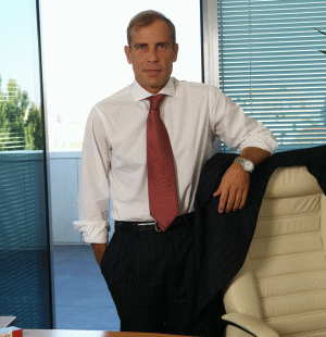 Roman Yazbeck, director general "Philip Morris" România şi Bulgaria: "Ţigările de pe piaţa neagră sunt vândute fără discriminare oricui, inclusiv minorilor".