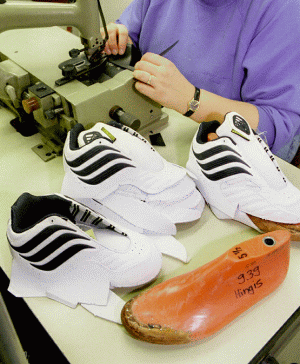 "Adidas" are rezultate peste estimări