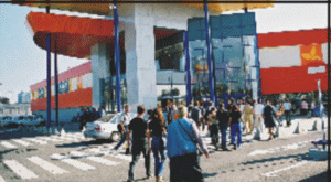 "Carrefour" va deschide un hypermarket în locul magazinului Univers"All din Piaţa Unirii