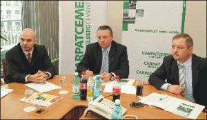 De la stânga la dreapta: Manole Popa, avocat "Carpatcement Holding", Mihai Rohan, director general, Ovidiu Crăciun, director comercial