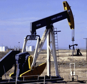 Preţul petrolului a atins cel mai scăzut nivel din ultimele două luni, ca urmare a aprecierii dolarului american şi a semnării de noi contracte de extracţie de petrol din Irak.