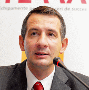 Domnul Petre Băbiceanu, directorul general al "Terra" România Utilaje de Construcţii.