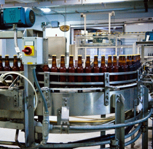 În România, "Heineken" deţine cinci fabrici de bere, situate în Constanţa, Craiova, Haţeg, Miercurea-Ciuc şi Târgu Mureş.