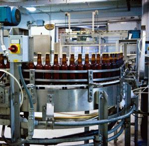 Heineken transferă producţia de la fabrica din Haţeg şi disponibilizează 98 de angajaţi
