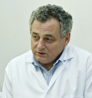 Domnul dr. Nicolae Verga, directorul medical al Centrului clinic HTC.