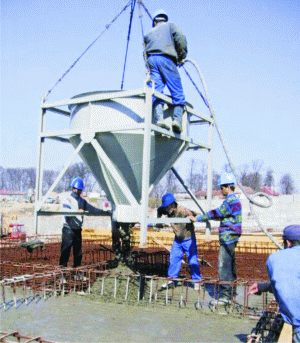 Numărul de muncitori din construcţii s-a redus, anul trecut, la 350.000.