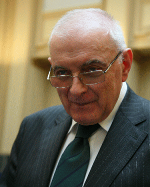 "BNR a diminuat rata dobânzii de politică monetară cu 0,5 puncte procentuale, a lăsat lichiditate în piaţă, însă multe bănci încă nu s-au trezit", a declarat Adrian Vasilescu, consilierul guvernatorului BNR.