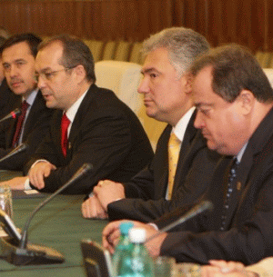 Ultimele evenimente de la Roşia Montană arată că Guvernul s-a pripit , în decembrie, când a inclus proiectul în programul de guvernare.