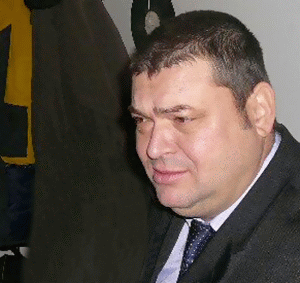 Domnul Marian Moise, director executiv la "Podgoriile Ostrov", s-a născut în anul 1968 la Ploieşti. A absolvit ASE-Facultatea de marketing şi management. Este căsătorit şi are o fiică. Hobby: pescuitul şi vânătoarea.