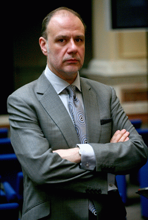 Cristian Popa, viceguvernatorul BNR, s-a arătat neîncrezător în atingerea unui curs de cinci lei pentru un euro, în 2010. 