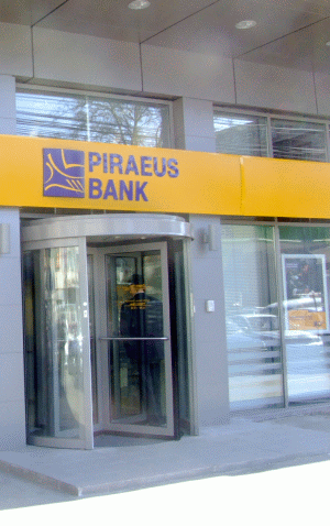 Piraeus Bank taie trei puncte procentuale din dobânzile la împrumuturile în lei