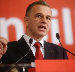 Etichetele şi acuzaţiile menite să lase impresia unei culpe morale şi colective legate de comunism sau de mineriade sunt mincinoase şi trebuie combătute în mod energic", a declarat Mircea Geoană.