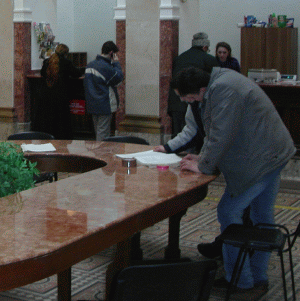 Moody"s se aşteaptă totuşi ca majorarea costului de creditare şi finanţare să continue să aibă impact asupra profitabilităţii băncilor, pe termen scurt şi mediu.