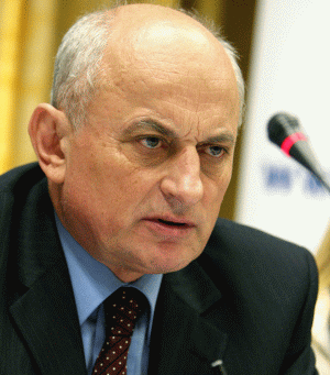 Mihai Ionescu: "Nu cred că, la sfârşitul primului semestru, vom scăpa de problema aprecierii leului".
