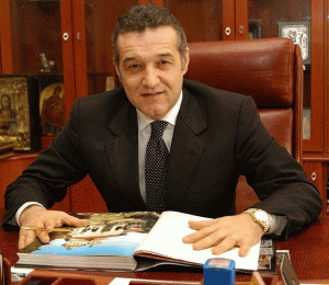 Conducerea "Avicola" Iaşi susţine că George Becali ia în considerare vânzarea acţiunilor pe care le deţine