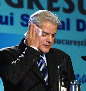 Adrian Năstase a declarat recent că, mai nou, mersul la DNA a devenit o datorie creştinească, cetăţenească, pentru politicienii români, după ce Mircea Geoană s-a prezentat la sediul DNA ca martor în dosarul Voicu. 