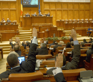 Reducerile de pensii şi salarii, în linie dreaptă 