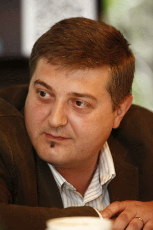 Initiative: Valoarea totală netă a pieţei locale de media a scăzut cu 37%
