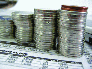 Investitorii în acţiuni Fondul Proprietatea, obligaţi să scoată mai mulţi bănuţi la tranzacţii.