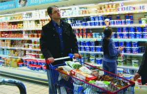 Consumul final total a scăzut, în special din cauza diminuării volumului cheltuielilor pentru consumul gospodăriilor populaţiei.